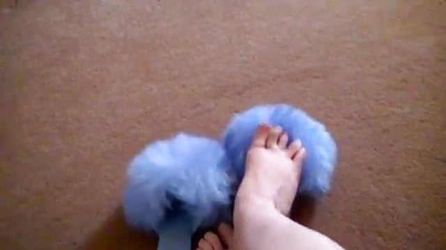 Cheeto reccomend fur slippers