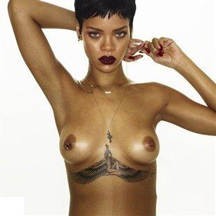Rihanna boobs